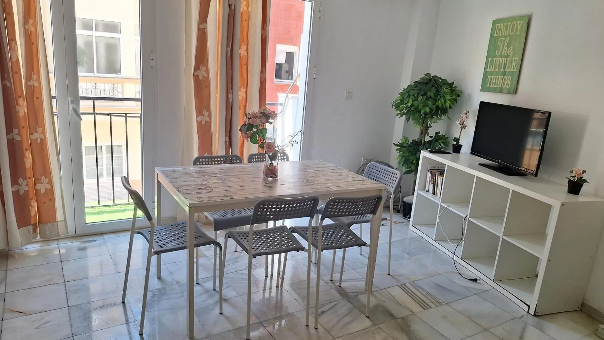 Enjoy Apart Centro Y Playa Zanca Apartment Malaga Spain